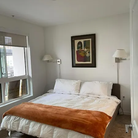 Stylish Hollywood Apartment
